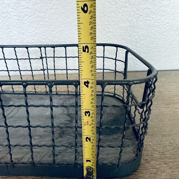 Farmhouse Metal Wire Storage Organizer Caddy - Picture 5 of 5